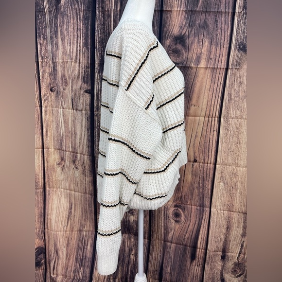 Rue21 V-neck long sleeve cropped high low striped sweater women’s M Rue21 Rue21 - Picture 4 of 13